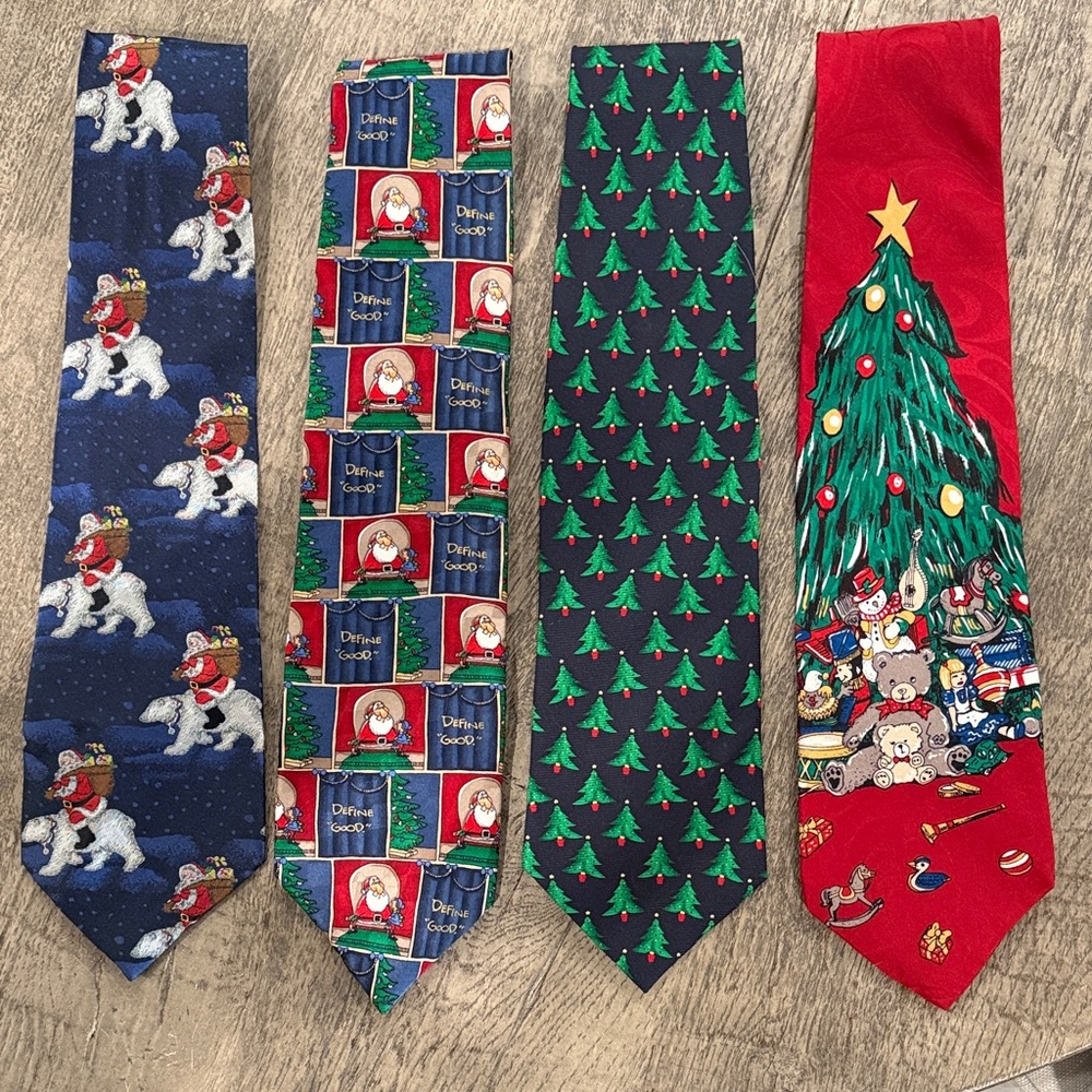 Hallmark Santa and Tree Holiday Tie Set